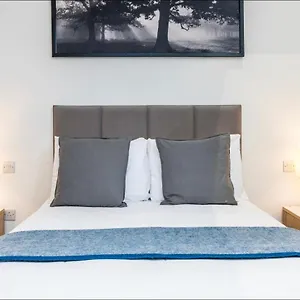 Simple , Londýn Velká Británie